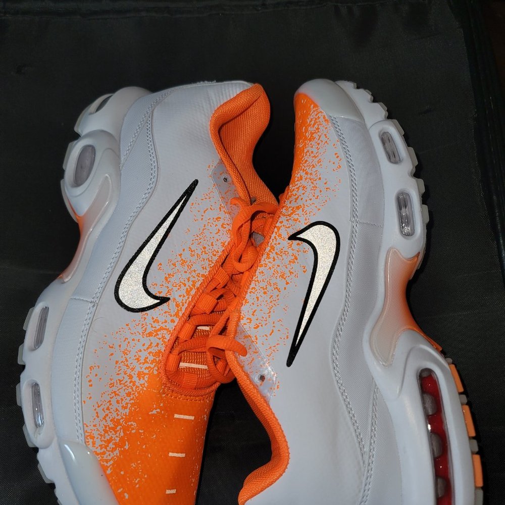 Nike - Picture 3 of 4